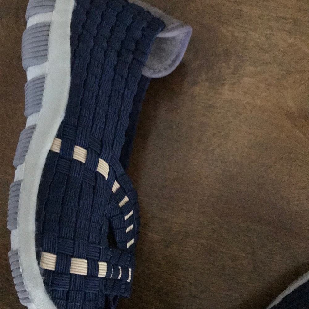 Shoes - Picture 2 of 4